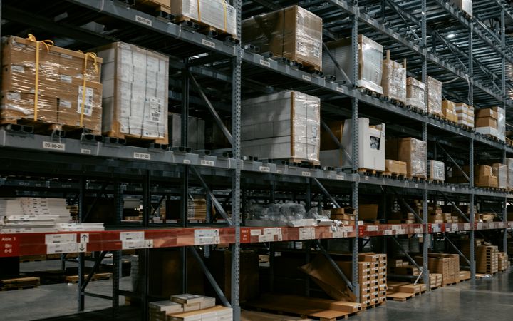 Warehouse KPIs: picking speed and error rate
