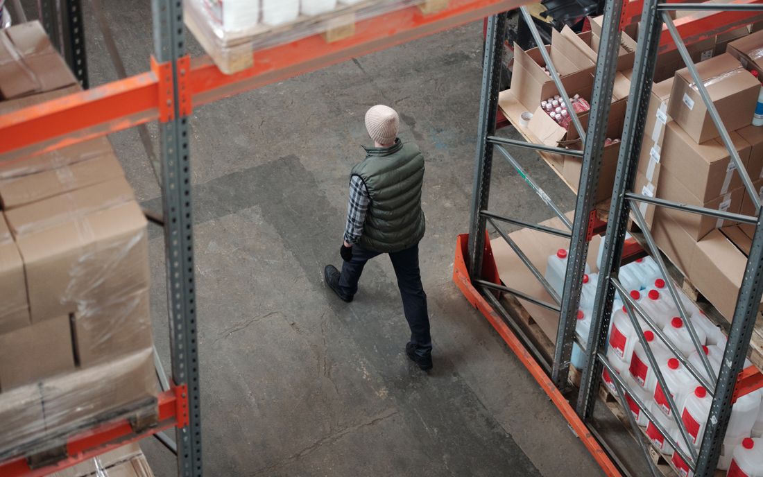 Replenishing pick locations: when and how much